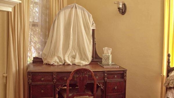 Почему занавешивают зеркала в доме покойника | полезные статьи l2luna.ru